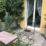 Le Chant Des Oiseaux - Au Pied De La Voie Cyclable *