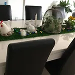 Le Chant Des Oiseaux - Au Pied De La Voie Cyclable * Crévéchamps