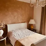 Le Chant Des Oiseaux - Au Pied De La Voie Cyclable * Crevechamps