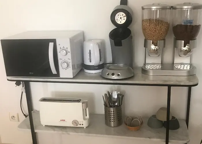 Le Chant Des Oiseaux - Au Pied De La Voie Cyclable * Crevechamps