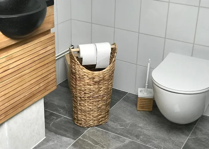 Le Chant Des Oiseaux - Au Pied De La Voie Cyclable Crevechamps