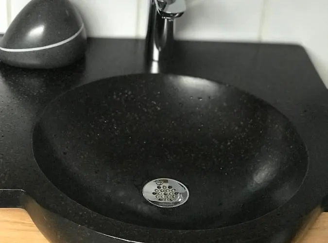 Le Chant Des Oiseaux - Au Pied De La Voie Cyclable Crevechamps