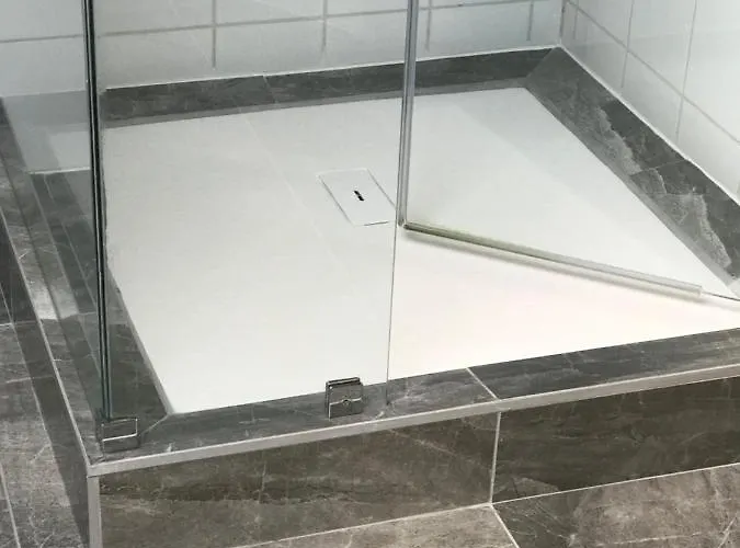 Le Chant Des Oiseaux - Au Pied De La Voie Cyclable