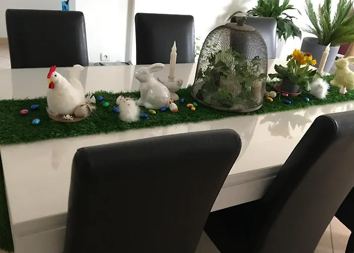 Le Chant Des Oiseaux - Au Pied De La Voie Cyclable * Crevechamps