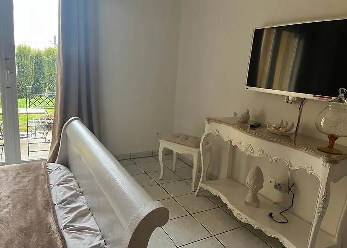 Le Chant Des Oiseaux - Au Pied De La Voie Cyclable Homestay *