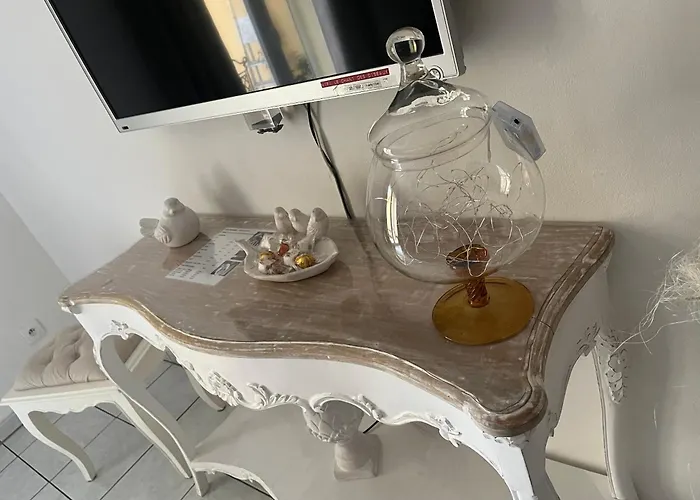 Le Chant Des Oiseaux - Au Pied De La Voie Cyclable